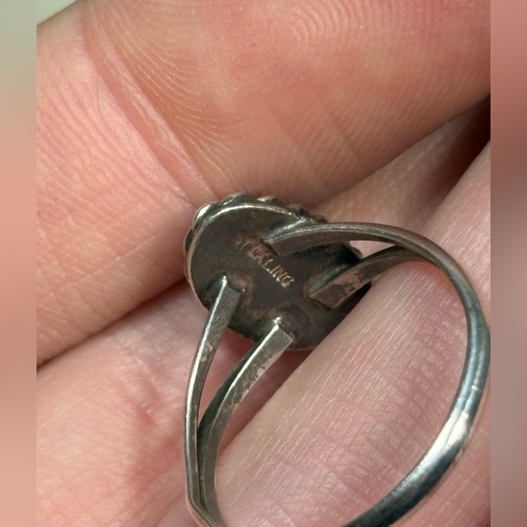 Sterling Silver Cabochon Cut Vintage Amethyst Ring - Picture 4 of 5